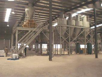 前三季度建材生產(chǎn)增速轉(zhuǎn)正，行業(yè)利潤(rùn)恢復(fù)至去年同期水平，工礦機(jī)械設(shè)備銷售迎來(lái)新機(jī)遇